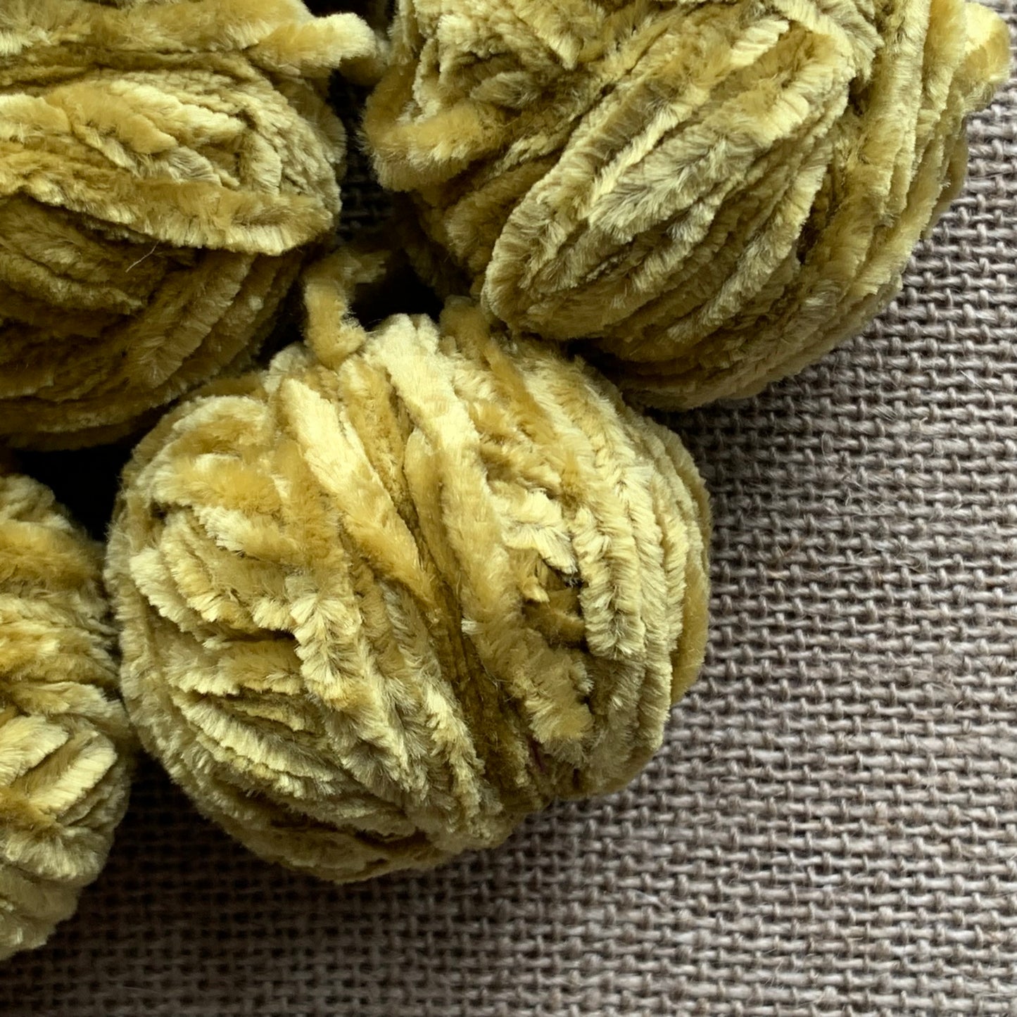 Olive Grove Velvet Yarn