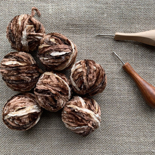 Mocha Latte Crushed Velvet Yarn