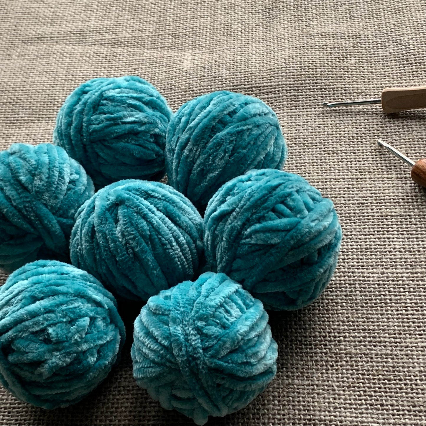 Aquamarine Velvet Yarn