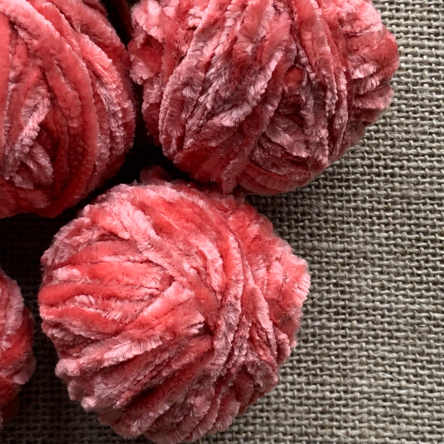 Peach Blossom Velvet Yarn