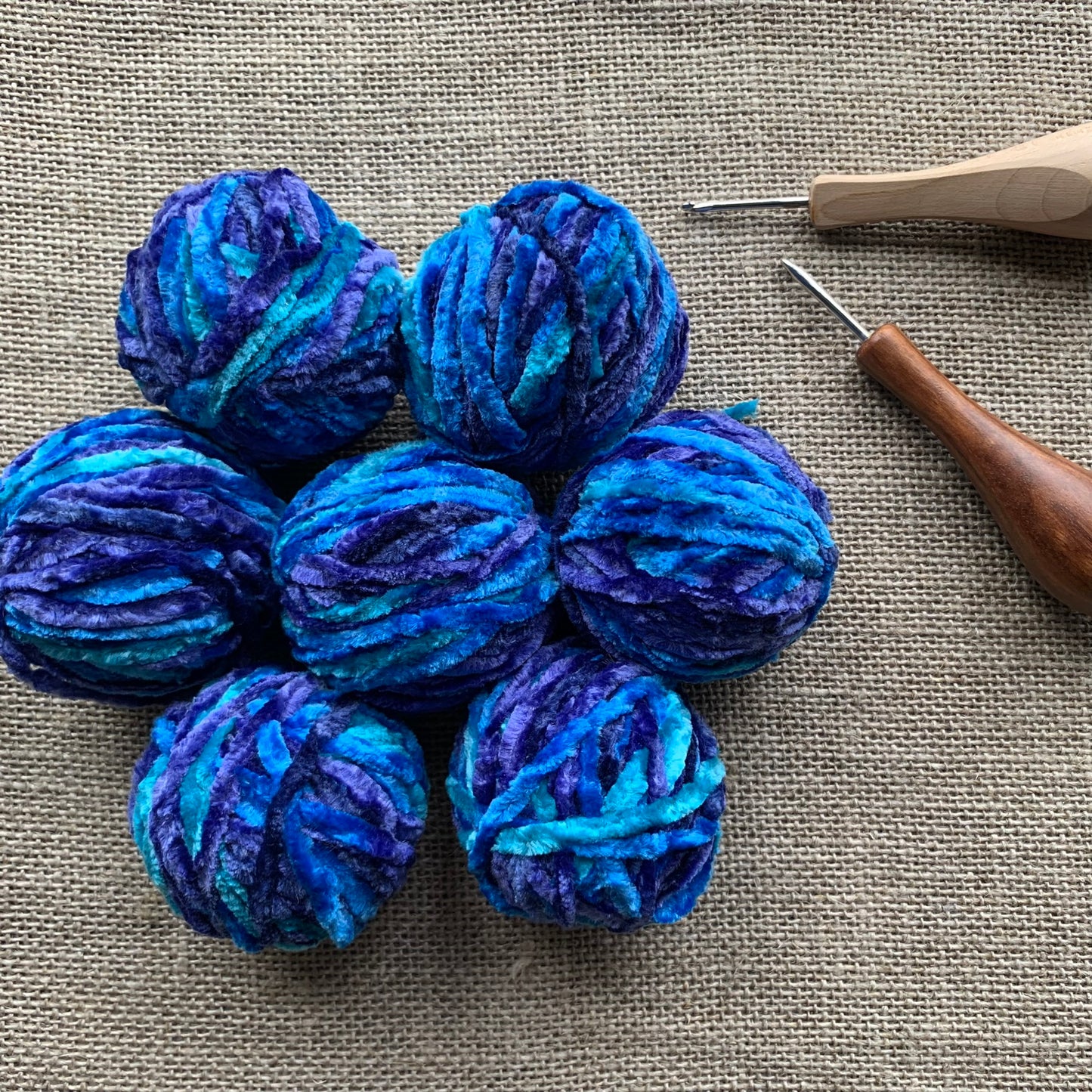 Blue Lagoon Crushed Velvet Yarn