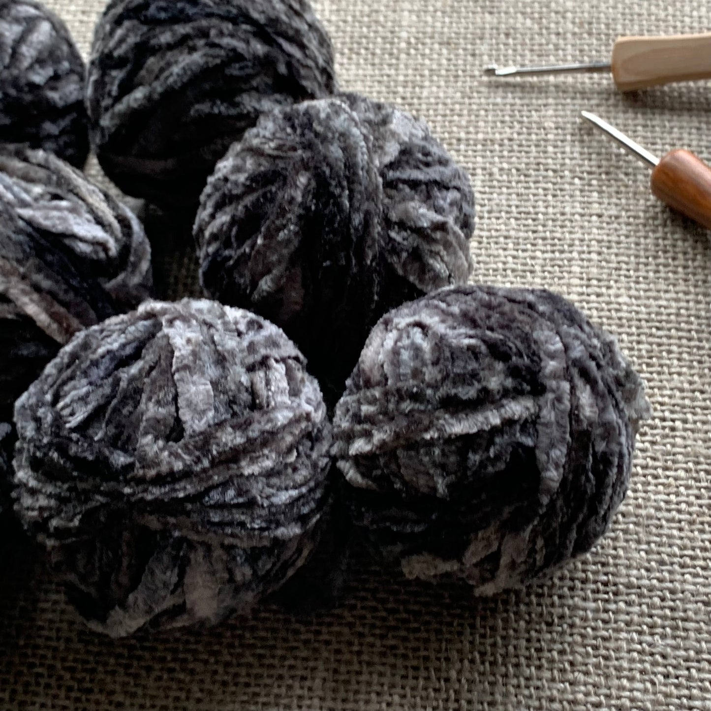 Charcoal Grey Crushed Velvet Yarn